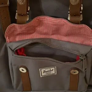 Herschel Supply Company | Bags | Hershel Little America  display picture 3